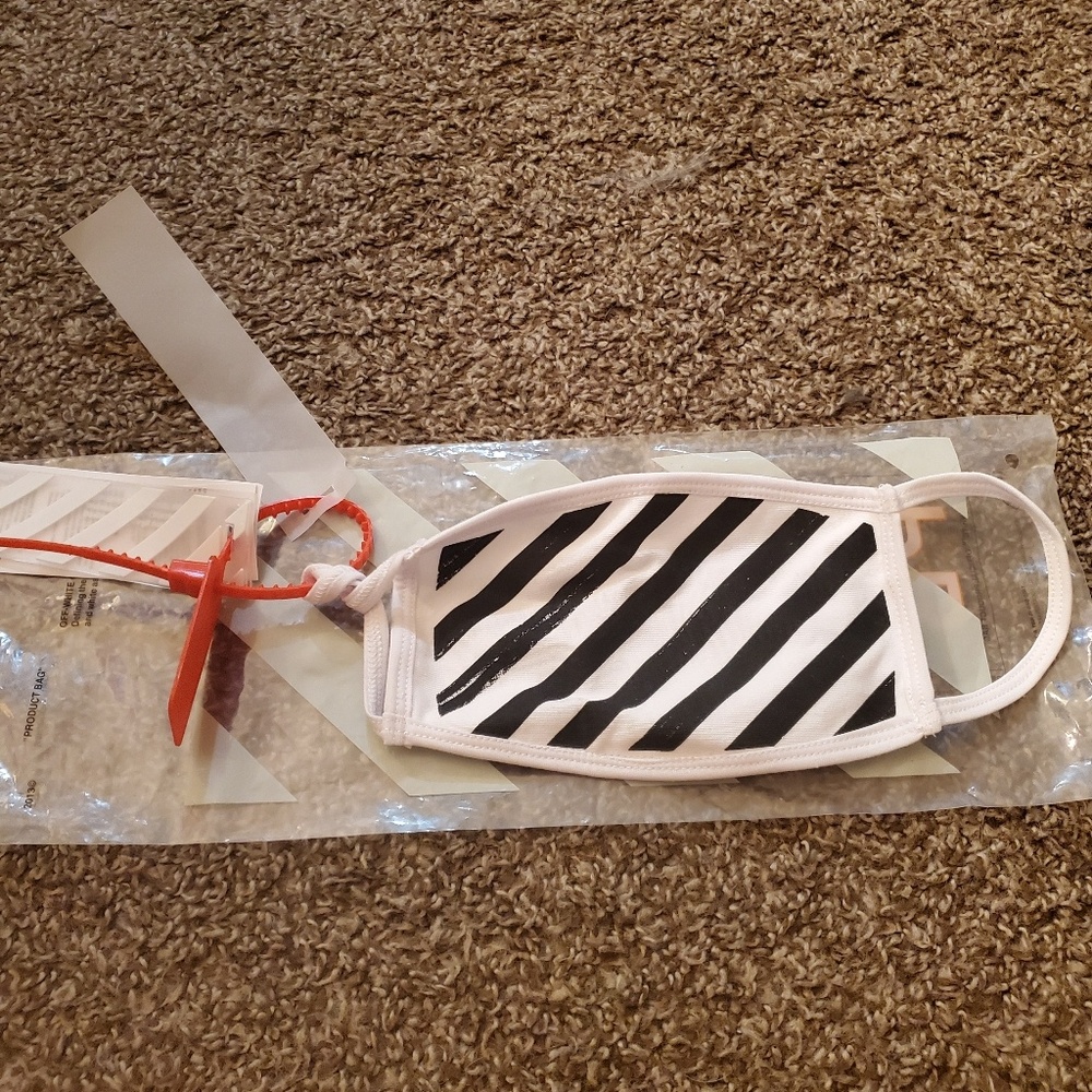 Off white diagonal mask